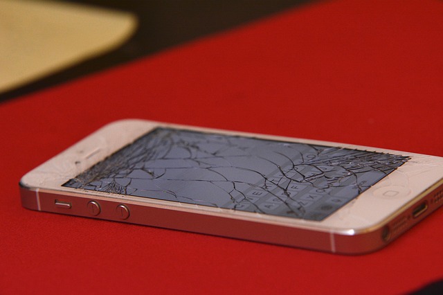 iPhone Screen Cracked
