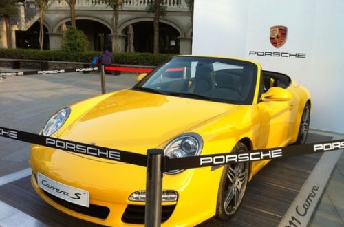 Porsche 911 auto show